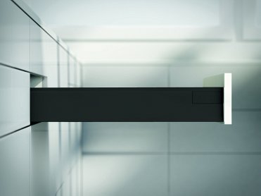 Ящик TANDEMBOX antaro с TIP-ON BLUMOTION (высота М 98,5, глубина 500 мм, вес ящика до 20 кг), крепление INSERTA, черный