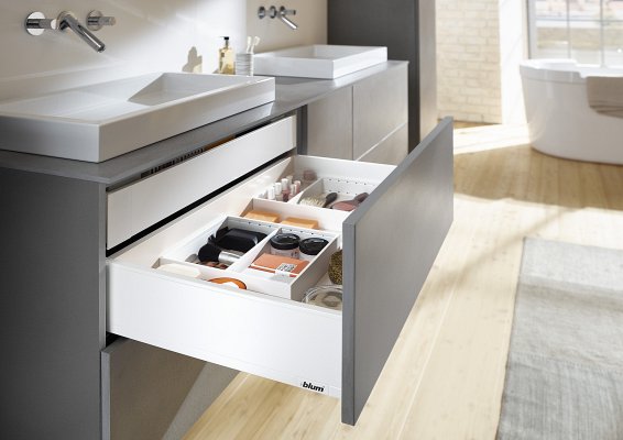 Ящик LEGRABOX pure TIP-ON BLUMOTION (высота K 144, глубина 500 мм, до 70 кг), белый шелк